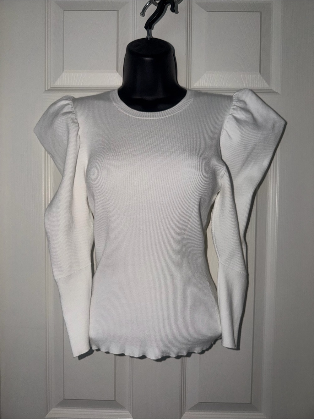 A.L.C. Women’s White Ribbed Crew Neck Puff Sleeves Pullover Sweater